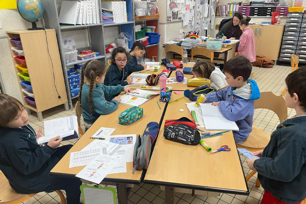 Apprentissage en CP à l'école maternelle Saint-Charles Athis-Mons